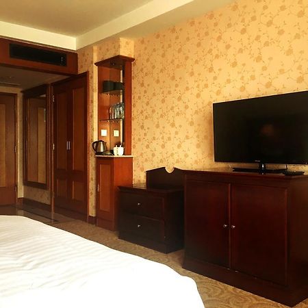 Central Plaza Hotel ต้าเหลียน ภายนอก รูปภาพ