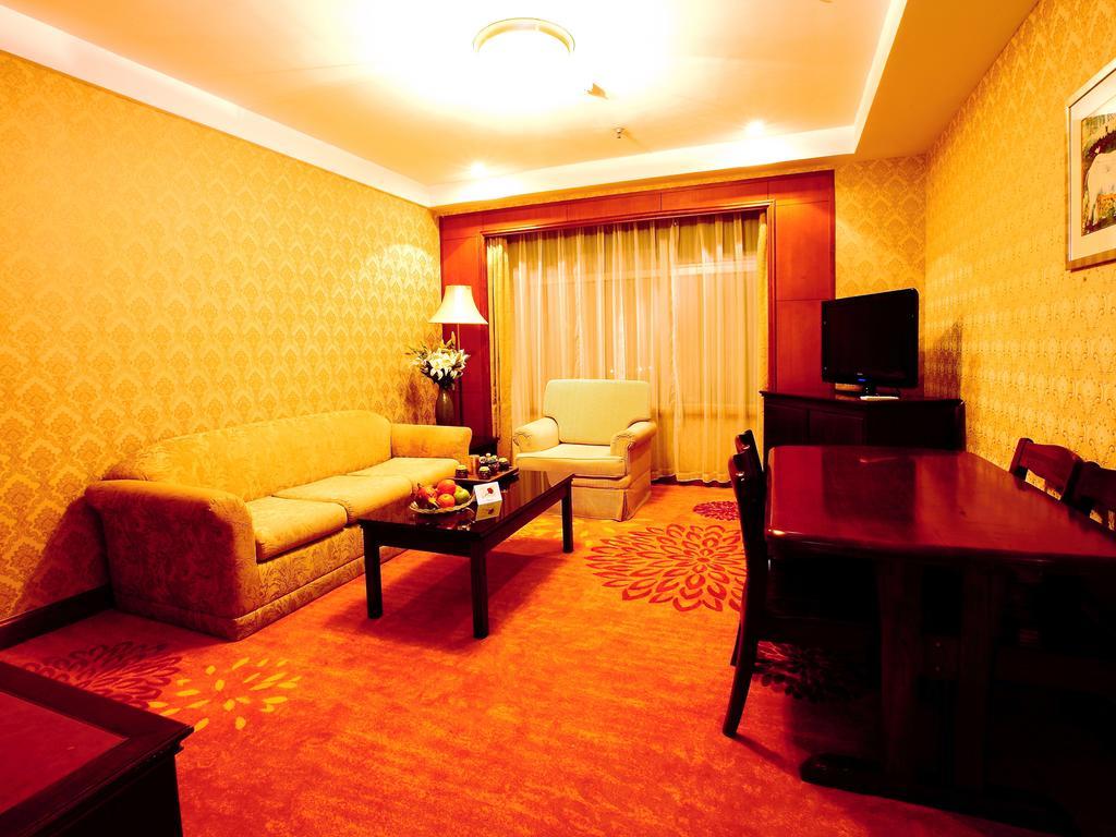 Central Plaza Hotel ต้าเหลียน ภายนอก รูปภาพ