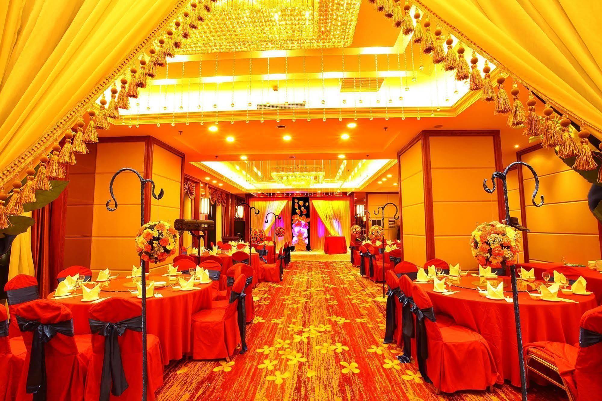 Central Plaza Hotel ต้าเหลียน ภายนอก รูปภาพ