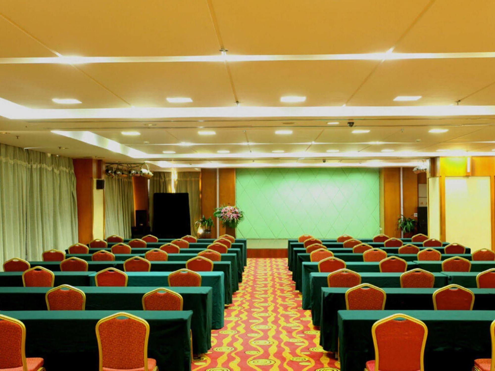 Central Plaza Hotel ต้าเหลียน ภายนอก รูปภาพ