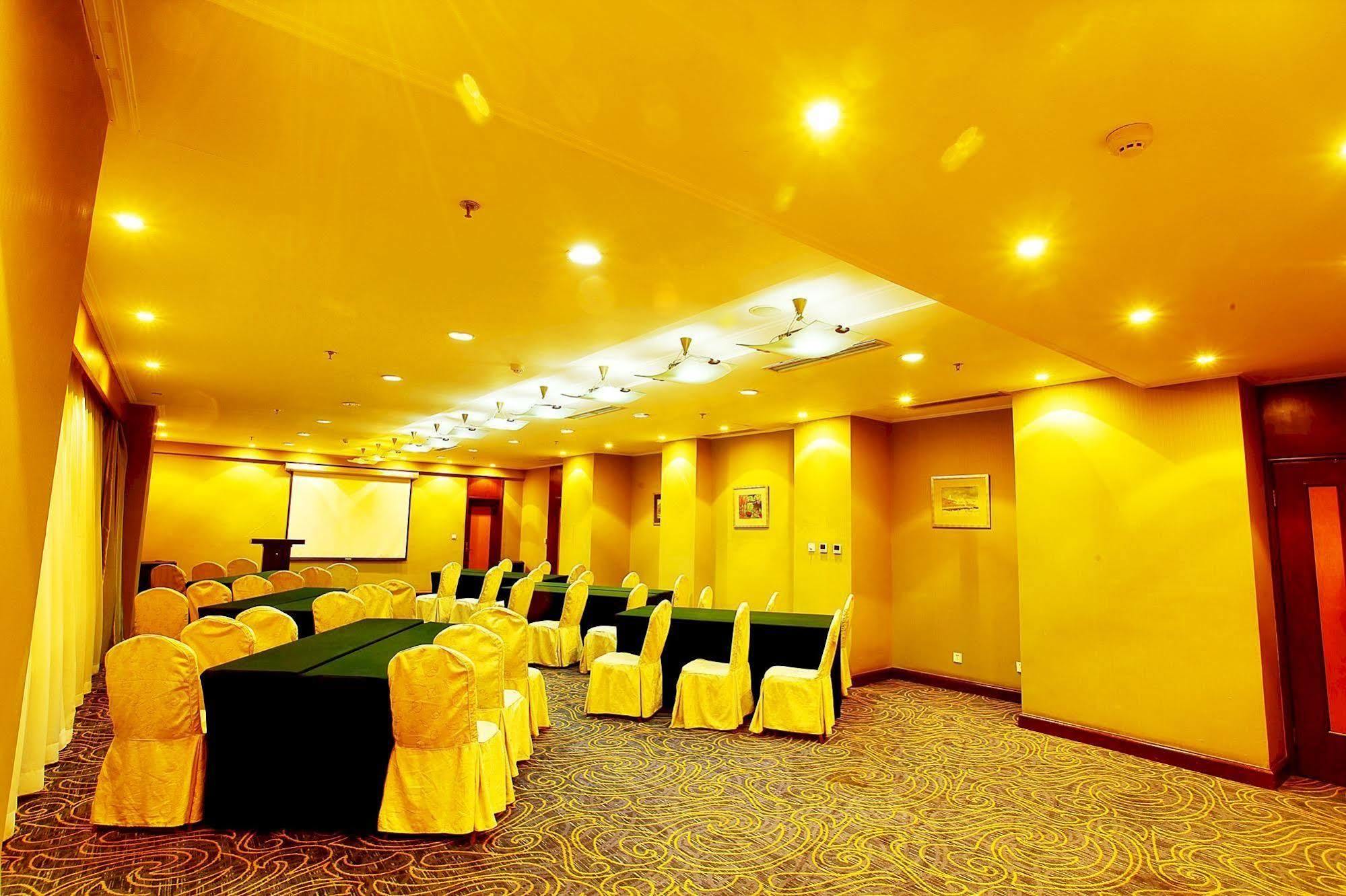 Central Plaza Hotel ต้าเหลียน ภายนอก รูปภาพ